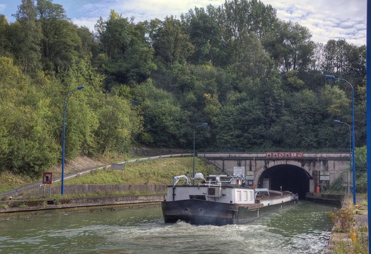 Maintenance of the Ruyaulcourt river 