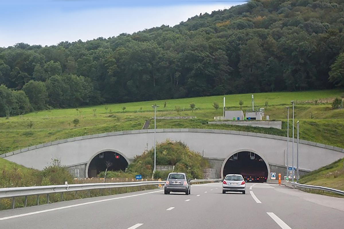 Radio Coverage Of The Mont-Sion Tunnel