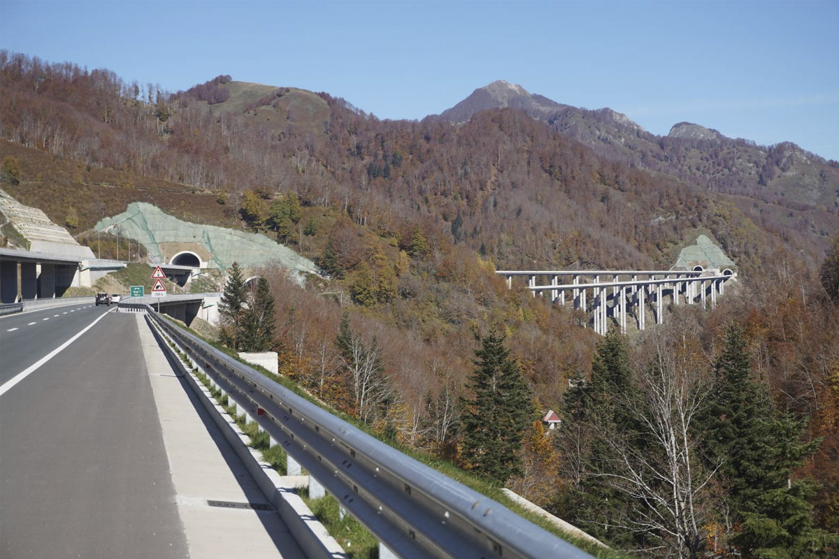 Radio coverage of 28 new tunnels in Montenegro